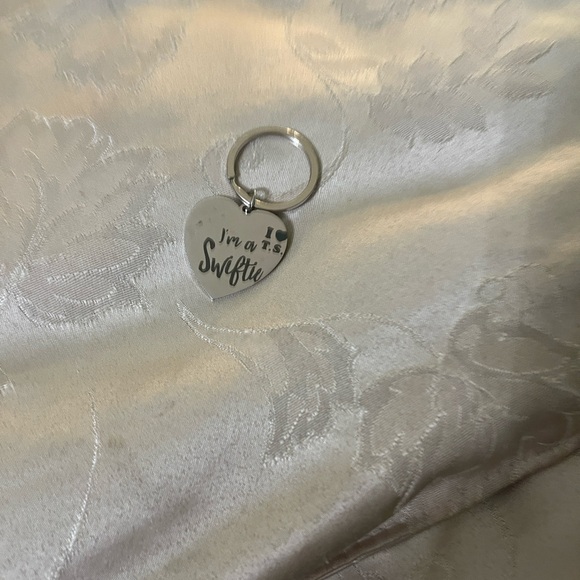 Heart-Shaped Silver Keychain for Swiftie Fans - Picture 3 of 3